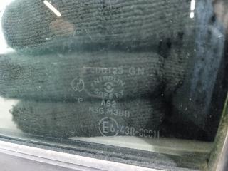 стекло двери задней правой Mazda Demio DW [рестайлинг] 2002