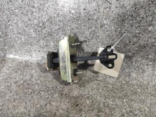 ограничитель открывания двери Chrysler Voyager 3 поколение 1997