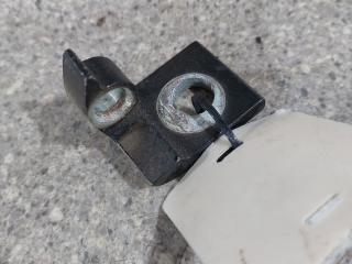 петля двери Skoda Octavia 2 поколение (A5) 2006