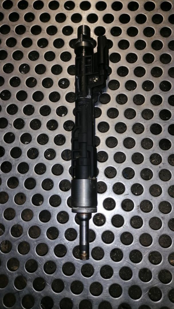 форсунка BMW X4 F26 2016, 3.0 л., бензин, АКПП, полный привод, 13647639994, 7639994 - фото №1