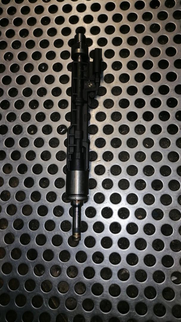 форсунка BMW X4 F26 2016, 3.0 л., бензин, АКПП, полный привод, 13647639994, 7639994 - фото №1