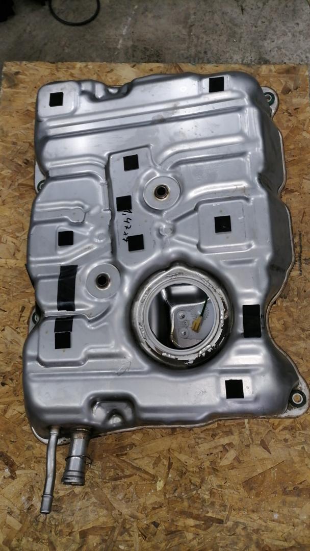 бак топливный BMW 5 серия G30/G31 2018, 2.0 л., гибрид, black sapphire metallic (475), седан, задний привод, правый руль, 16117454672, 7454672, 7488708 - фото №1