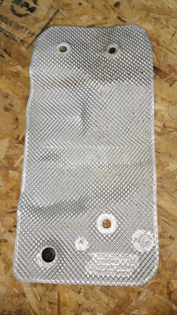 тепловой экран глушителя BMW 5 серия G30/G31 2018, 2.0 л., гибрид, black sapphire metallic (475), седан, задний привод, правый руль, 16117389600, 7389600 - фото №1