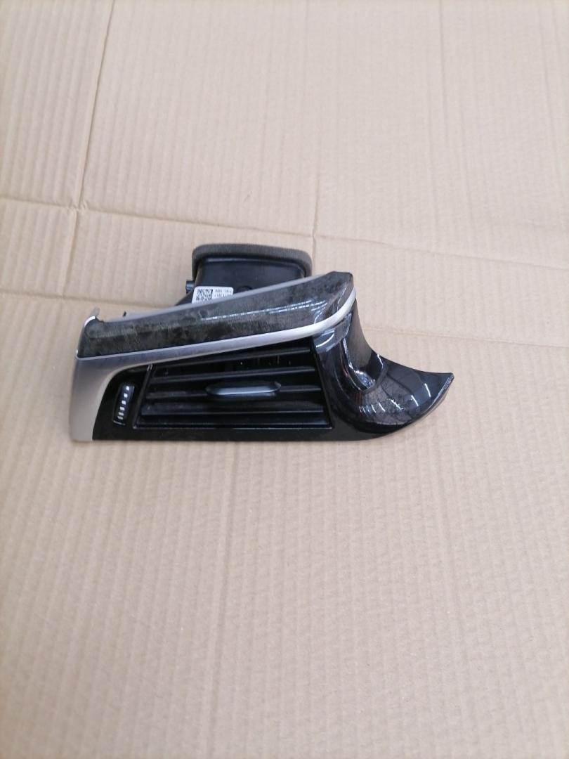 дефлектор обдува салона BMW 6 серия G32 2018, 3.0 л., B58 B30 A, бензин, АКПП, mineral-weiss metallic а96, лифтбэк, полный привод, 9329545, 9329543 - фото №1