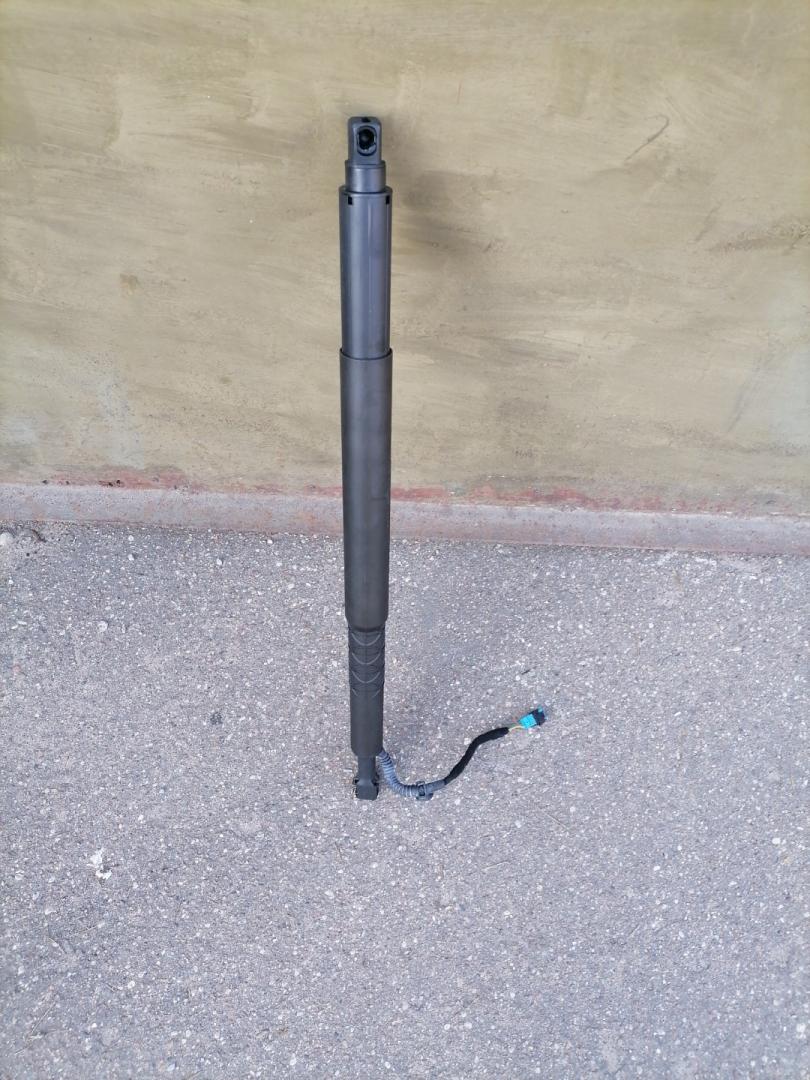 электропривод багажника BMW 6 серия G32 2018, 3.0 л., B58 B30 A, бензин, АКПП, mineral-weiss metallic а96, лифтбэк, полный привод, 51247397905, 7397905 - фото №1