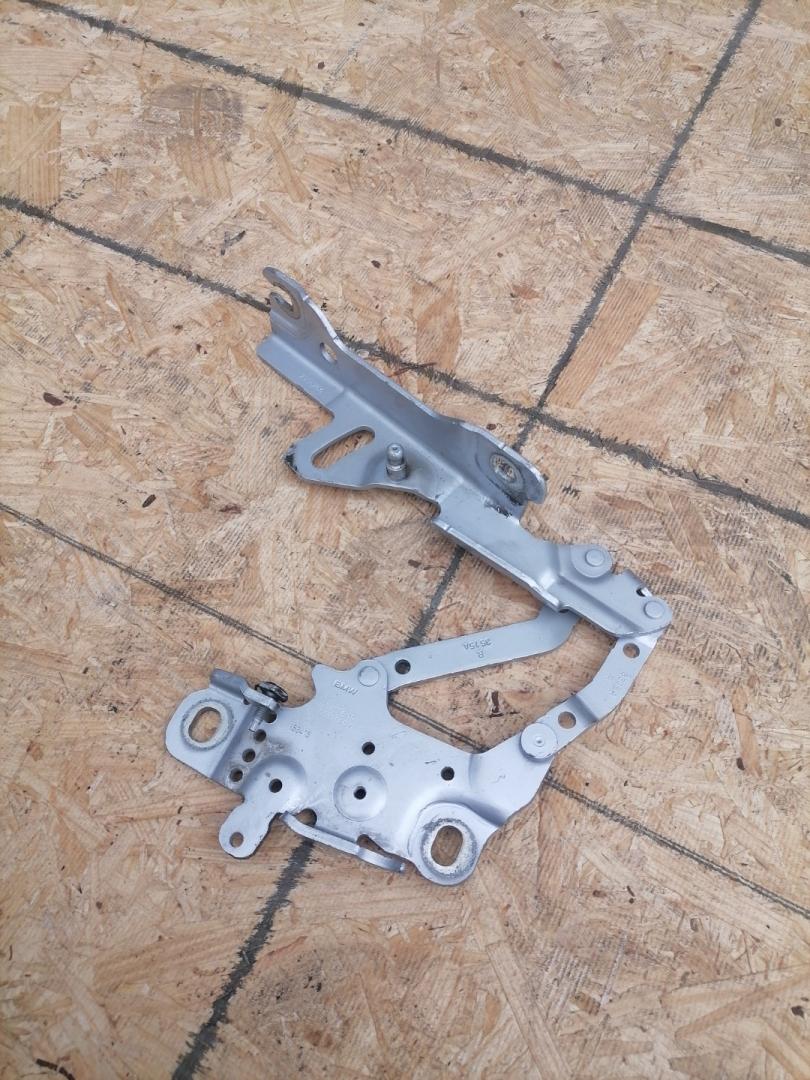 петля капота правая BMW 4 серия F32/F33 2016, 2.0 л., дизель, 41617286344, 7286344, 41617298128, 7298138, 41007336702, 7336702, 7336700 - фото №1