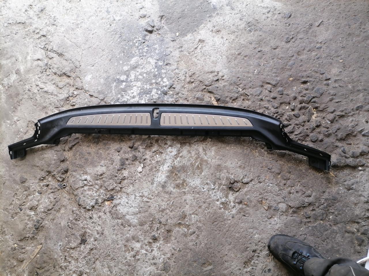 накладка внутренняя на заднюю панель кузова BMW 6 серия G32 2018, 3.0 л., B58 B30 A, бензин, АКПП, mineral-weiss metallic а96, лифтбэк, полный привод, 51477377741, 7377741 - фото №1