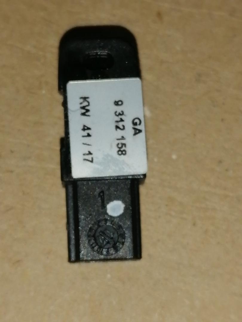 плафон подсветки бардачка BMW 6 серия G32 2018, 3.0 л., B58 B30 A, бензин, АКПП, mineral-weiss metallic а96, лифтбэк, полный привод, 63316999950, 6999950, 63319312158, 9312158 - фото №1