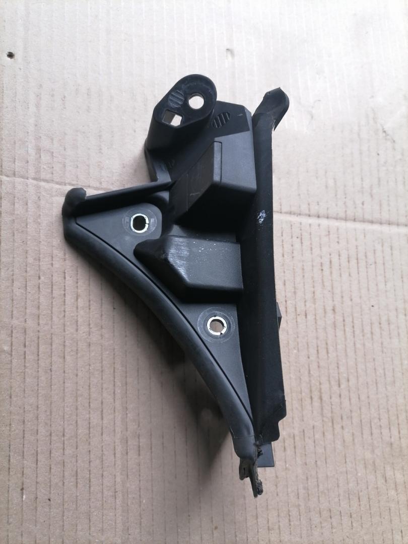 кронштейн (крепление) BMW 6 серия G32 2018, 3.0 л., B58 B30 A, бензин, АКПП, mineral-weiss metallic а96, лифтбэк, полный привод, 51247415354, 7415354 - фото №1