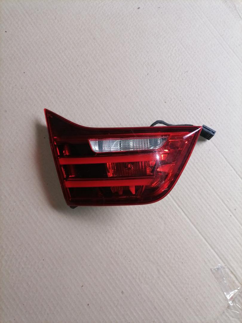 фонарь крышки багажника левый BMW 4 серия F32/F33 F36 2016, 2.0 л., N26 B20 A, бензин, АКПП, glacier-silber metallic, хетчбэк 5 дв., задний привод, 63217296101, 7296101 - фото №1
