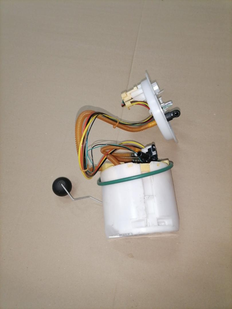 насос топливный BMW X3 G01 2020, 3.0 л., B58B30B, бензин, АКПП, glacier-silber metallic, внедорожник 5 дв., полный привод, 16117214881, 7214881, 7401428 - фото №1