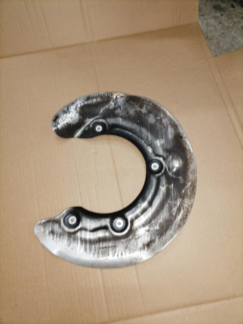 защитный кожух тормозного механизма BMW X3 G01 2020, 3.0 л., B58B30B, бензин, АКПП, glacier-silber metallic, внедорожник 5 дв., полный привод, 6870532, 34206870532 - фото №1