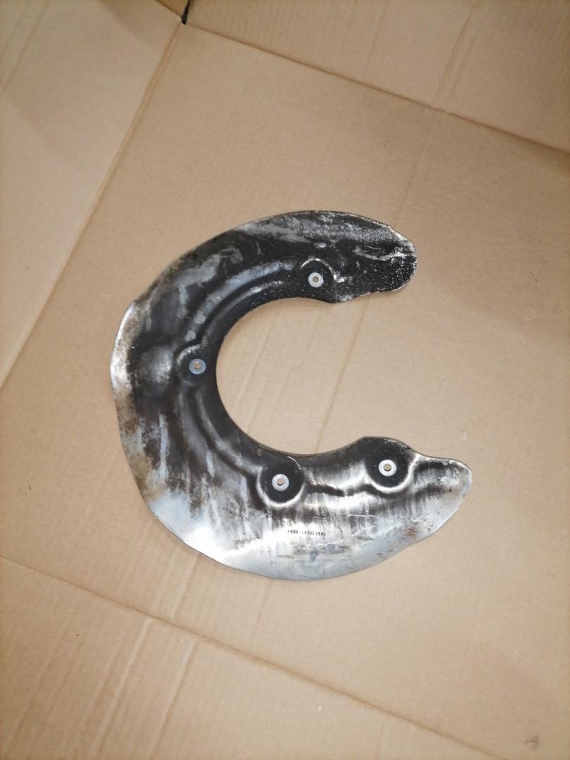 защитный кожух тормозного механизма BMW X3 G01 2020, 3.0 л., B58B30B, бензин, АКПП, glacier-silber metallic, внедорожник 5 дв., полный привод, 6870531, 34206870531 - фото №1