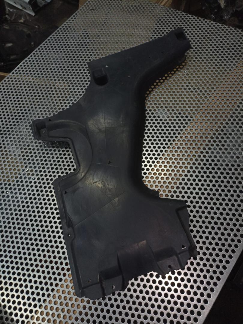 защита топливного бака BMW 5 серия G30/G31 G30 2020, 2.0 л., B46 B20 B, бензин, АКПП, седан, задний привод, 51757340789, 7340789 - фото №1