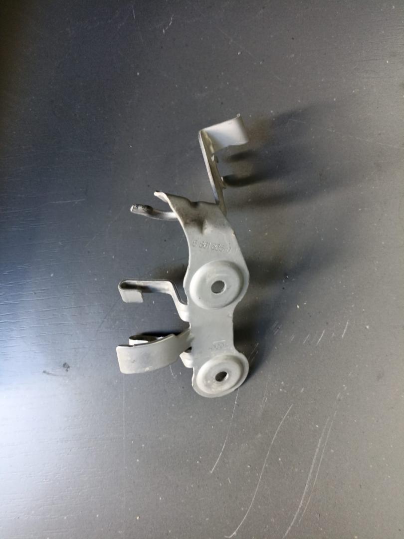 кронштейн (крепление) BMW 5 серия G30/G31 G30 2020, 2.0 л., B46 B20 B, бензин, АКПП, седан, задний привод, 6861835, 34306861835 - фото №1