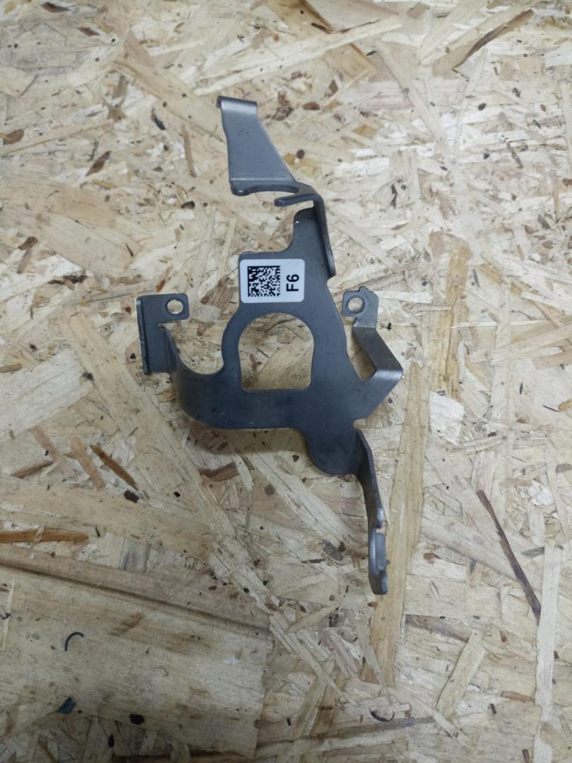 кронштейн (крепление) BMW 5 серия G30/G31 G30 2020, 2.0 л., B46 B20 B, бензин, АКПП, седан, задний привод, 34216887396, 6887396 - фото №1