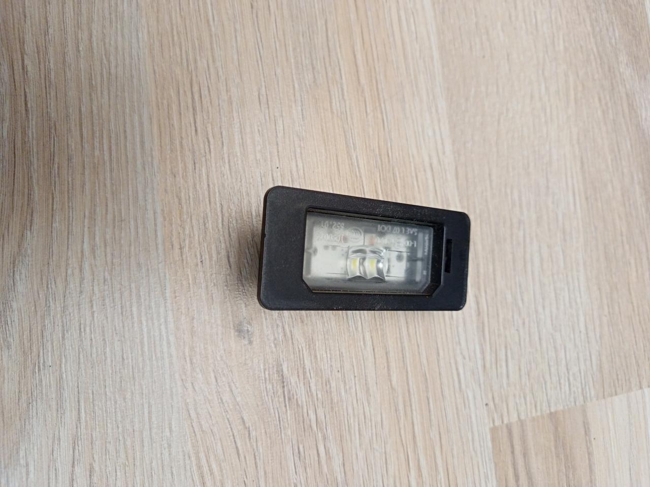 подсветка номера BMW X3 G01 2020, 3.0 л., бензин, АКПП, внедорожник 5 дв., 63267193293, 7193293 - фото №1