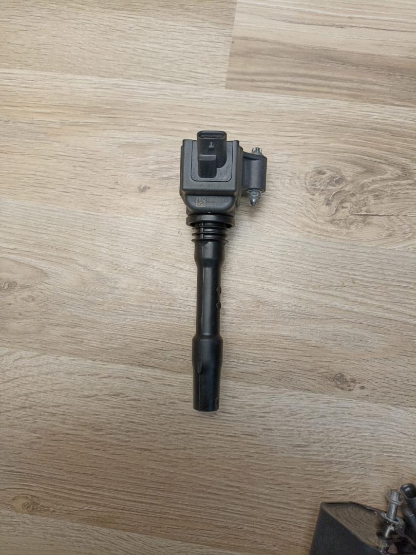 катушка зажигания BMW X3 G01 2018, 2.0 л., B46 B20 B, бензин, АКПП, внедорожник 5 дв., 8643360, 12138643360 - фото №1