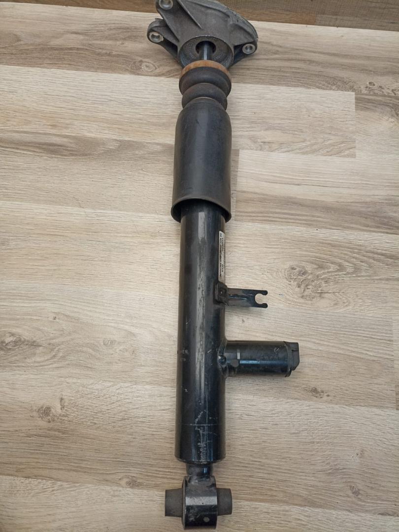 амортизатор задний BMW 4 серия F32/F33 F36 2016, 2.0 л., B48 B20 A, бензин, АКПП, mineral gray, лифтбэк, правый руль, 37126854209, 6854209 - фото №1