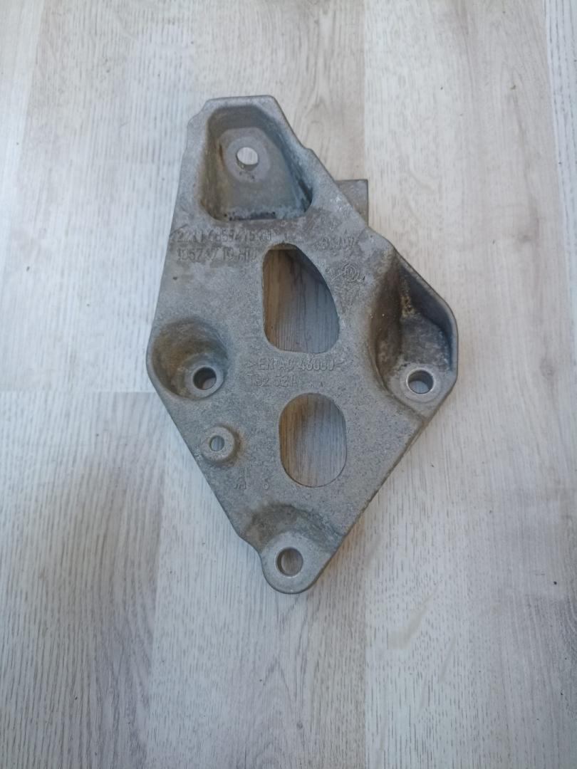 кронштейн двигателя BMW 4 серия F32/F33 F36 2016, 2.0 л., B48 B20 A, бензин, АКПП, mineral gray, лифтбэк, правый руль, 22116859415, 6859415 - фото №1