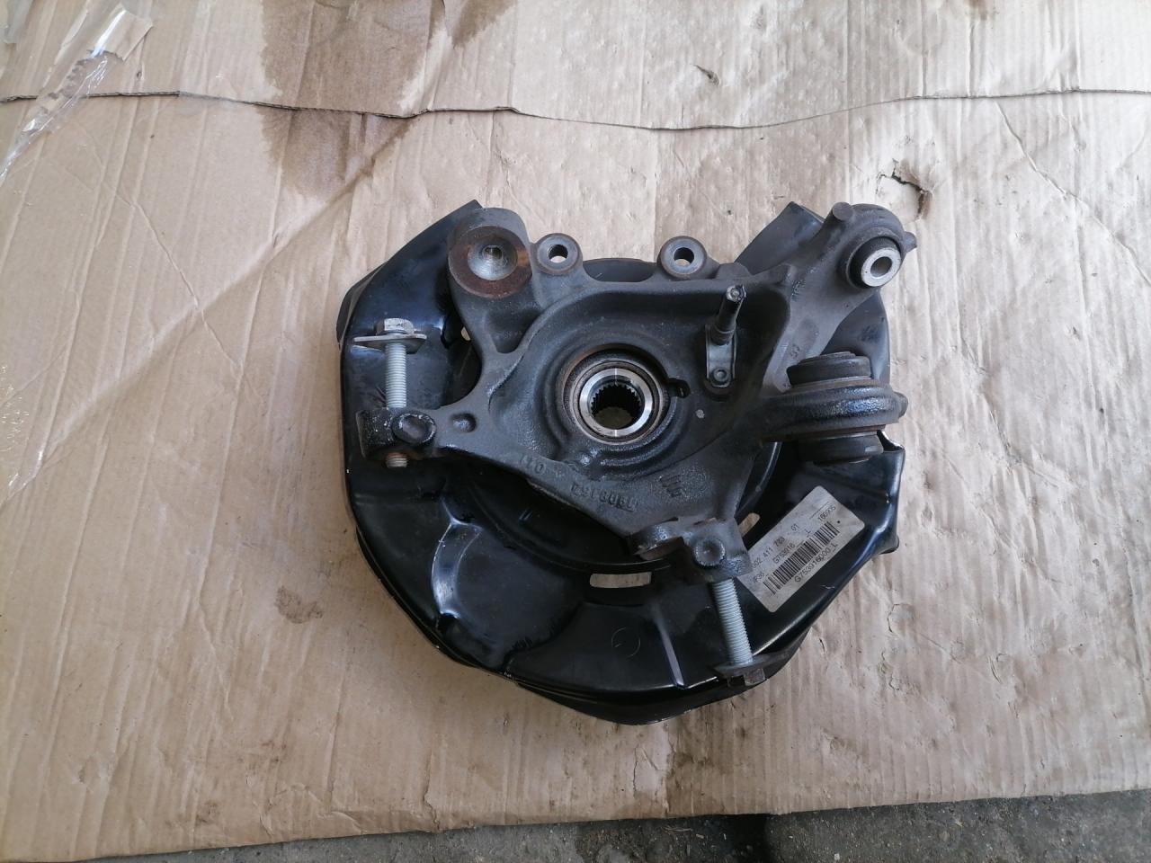 кулак задний левый BMW 4 серия F32/F33 F36 2016, 2.0 л., B48 B20 A, бензин, АКПП, mineral gray, лифтбэк, правый руль, 33326797507, 6797507 - фото №1