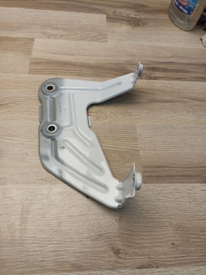 крепление ( кронштейн ) крыла BMW X3 G01 2018, 3.0 л., B58 B30 A, бензин, АКПП, a300, внедорожник 5 дв., полный привод, 7424678, 41357475804, 7475804 - фото №1