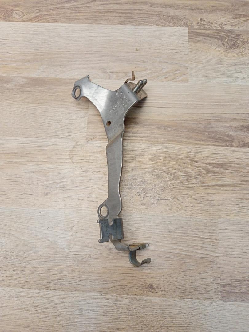 кронштейн глушителя BMW X3 G01 2018, 3.0 л., B58 B30 A, бензин, АКПП, внедорожник 5 дв., полный привод, 18327643154, 7643154 - фото №1