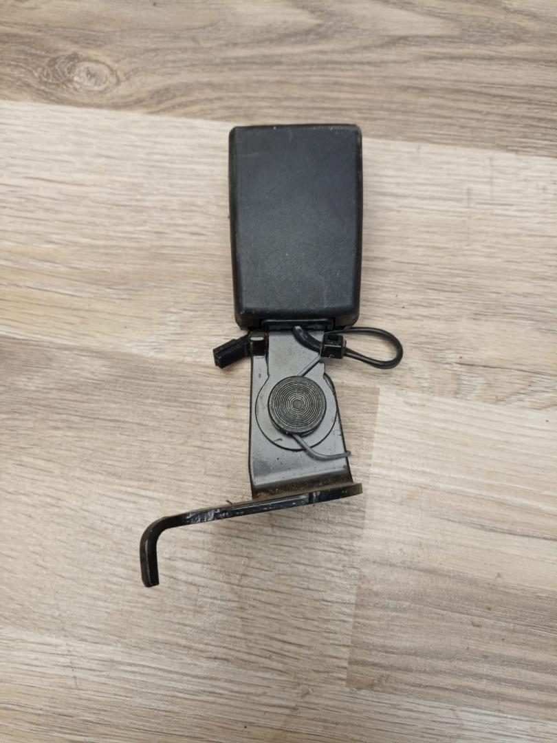 замок ремня безопасности BMW X3 G01 2018, 3.0 л., B58 B30 A, бензин, АКПП, внедорожник 5 дв., полный привод, 7414287, 72117414287 - фото №1