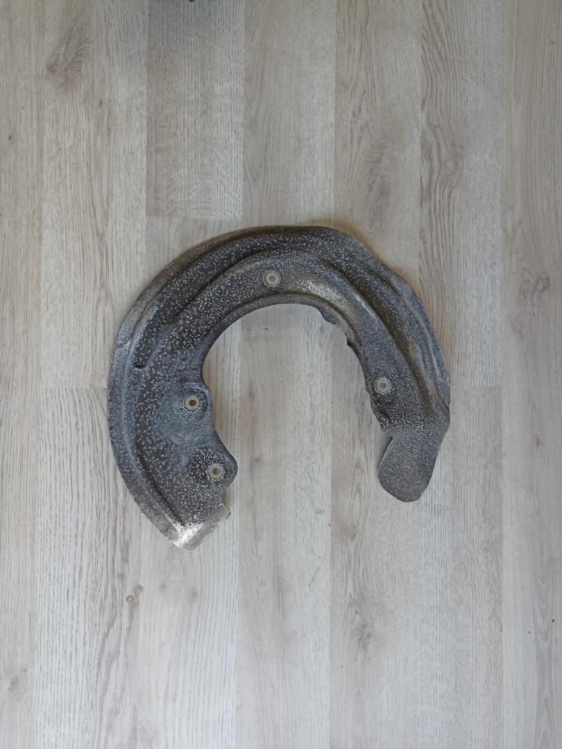 защитный кожух тормозного механизма BMW X3 G01 2018, 3.0 л., B58 B30 A, бензин, АКПП, a300, внедорожник 5 дв., полный привод, 6870530, 34106870530 - фото №1