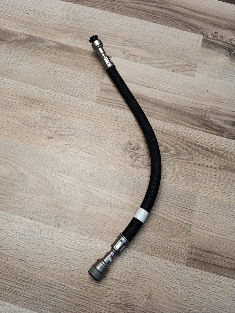 трубка топливная BMW X5 G05 2021, 3.0 л., B58B30C, бензин, АКПП, sophisto-grau brillant metallic, внедорожник 5 дв., полный привод, 9845393, 13539845393 - фото №1