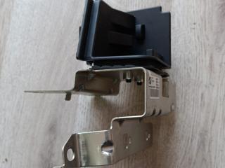 крепление шторки багажника правое BMW X5 G05 2021, 3.0 л., B58B30C, бензин, АКПП, sophisto-grau brillant metallic, внедорожник 5 дв., полный привод, 51477438267, 7438267