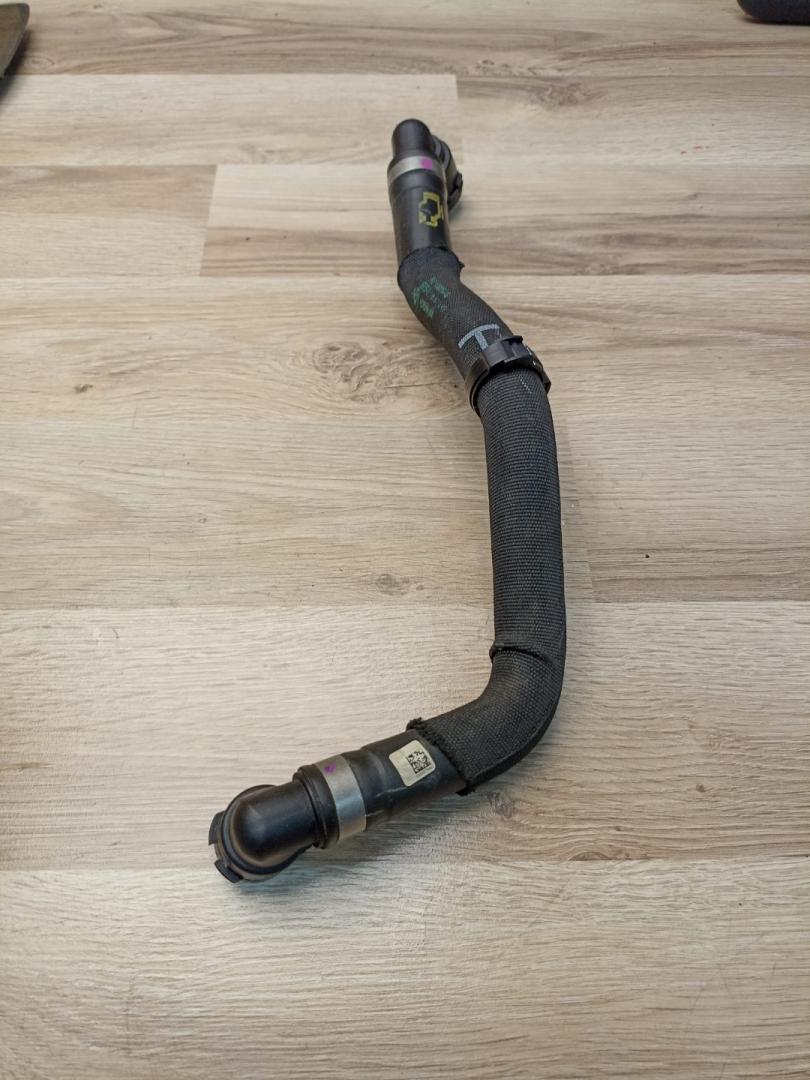 патрубок (трубопровод, шланг) BMW X5 G05 2021, 3.0 л., B58B30C, бензин, АКПП, sophisto-grau brillant metallic, внедорожник 5 дв., полный привод, 64219398794, 9398794 - фото №1