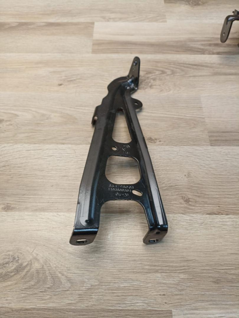 кронштейн (крепление) впускного коллектора BMW X5 G05 2021, 3.0 л., B58B30C, бензин, АКПП, sophisto-grau brillant metallic, внедорожник 5 дв., полный привод, 11618647980, 8647980 - фото №1