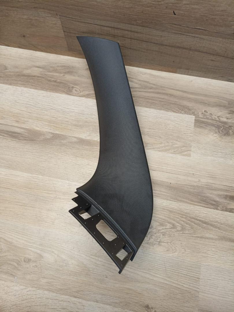 обшивка крышки багажника BMW X5 G05 2021, 3.0 л., B58B30C, бензин, АКПП, sophisto-grau brillant metallic, внедорожник 5 дв., полный привод, 51497417428, 7417428 - фото №1