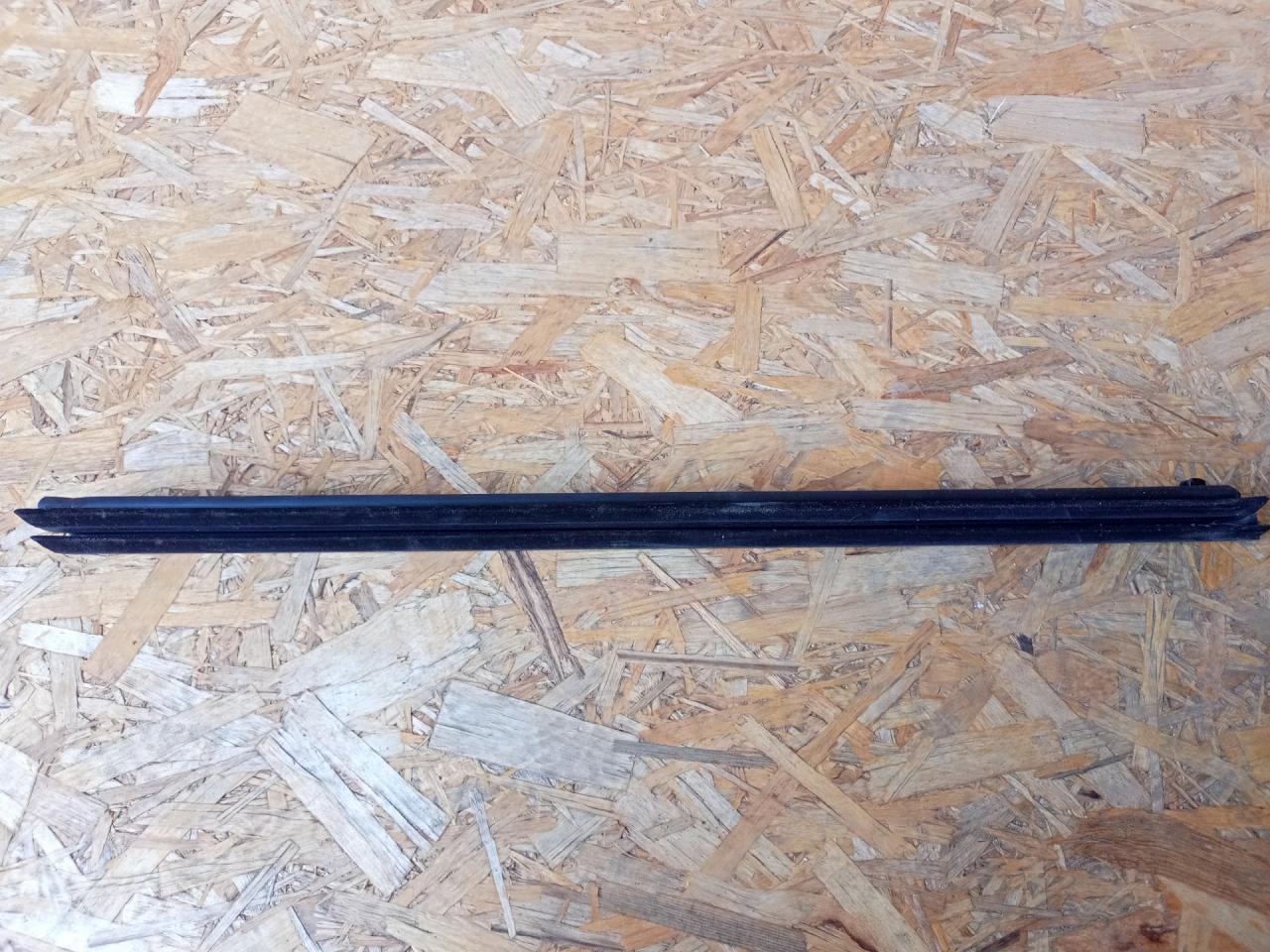 уплотнитель двери BMW X5 G05 2021, 3.0 л., B58B30C, бензин, АКПП, sophisto-grau brillant metallic, внедорожник 5 дв., полный привод, 7428675, 51357428675 - фото №1