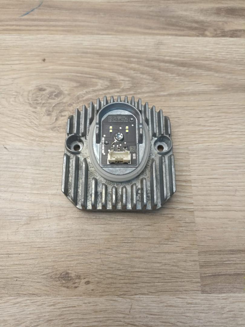 светодиод фары BMW 5 серия G30/G31 G30 2020, 2.0 л., B46 B20 B, бензин, АКПП, седан, задний привод, 63117214934, 7214934 - фото №1