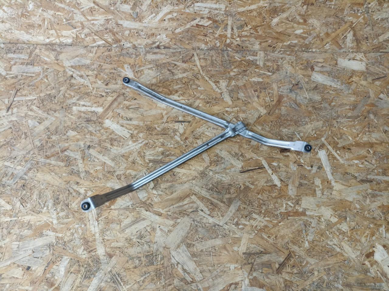 крепление бака топливного BMW X7 G07 2021, 3.0 л., B58B30C, бензин, АКПП, a96 mineral-weiss metallic, внедорожник 5 дв., 16117468282, 7468282 - фото №1