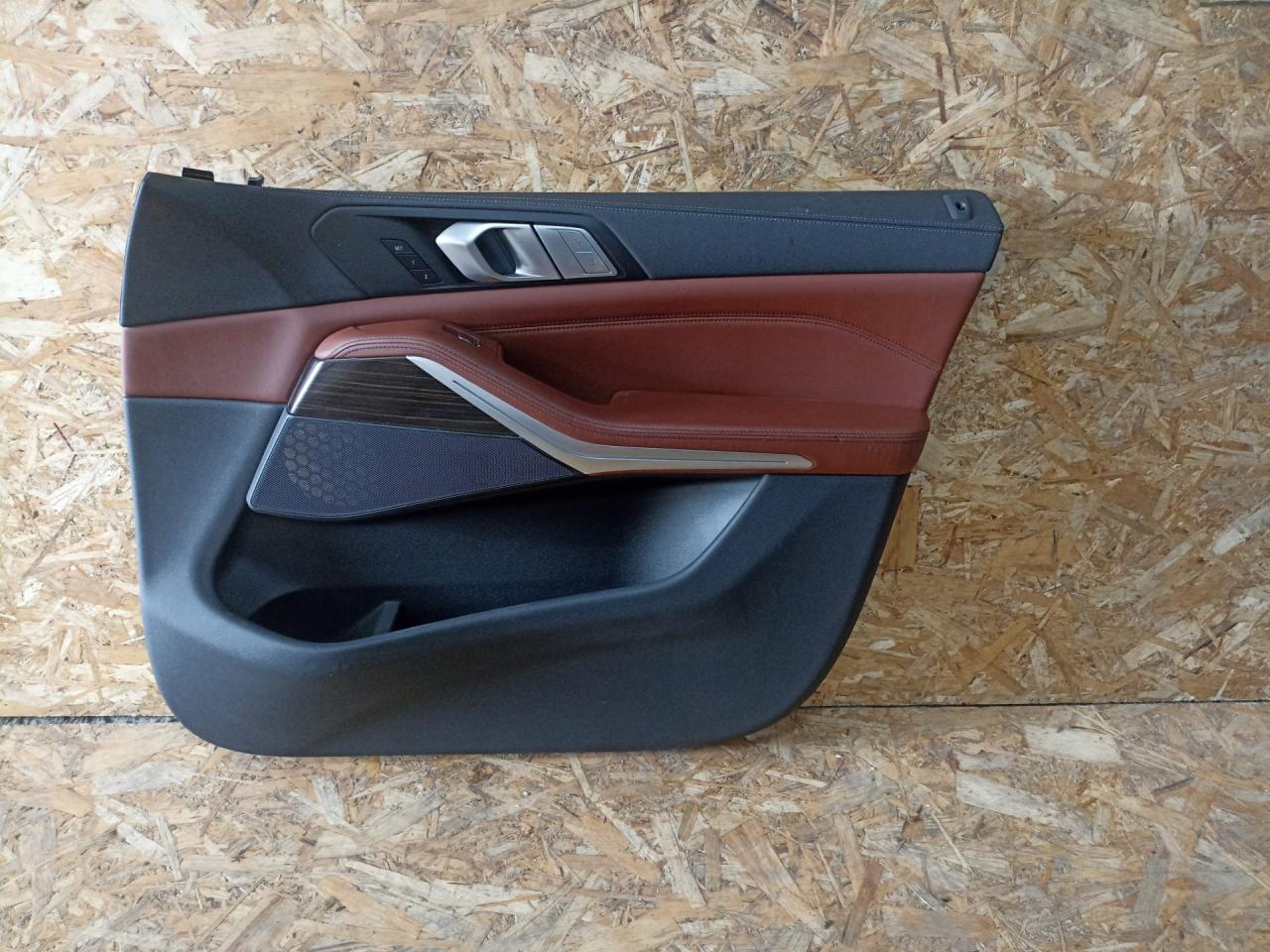 обшивка двери передняя правая BMW X7 G07 2021, 3.0 л., B58B30C, бензин, АКПП, a96 mineral-weiss metallic, внедорожник 5 дв., 51419473910, 9473910 - фото №1