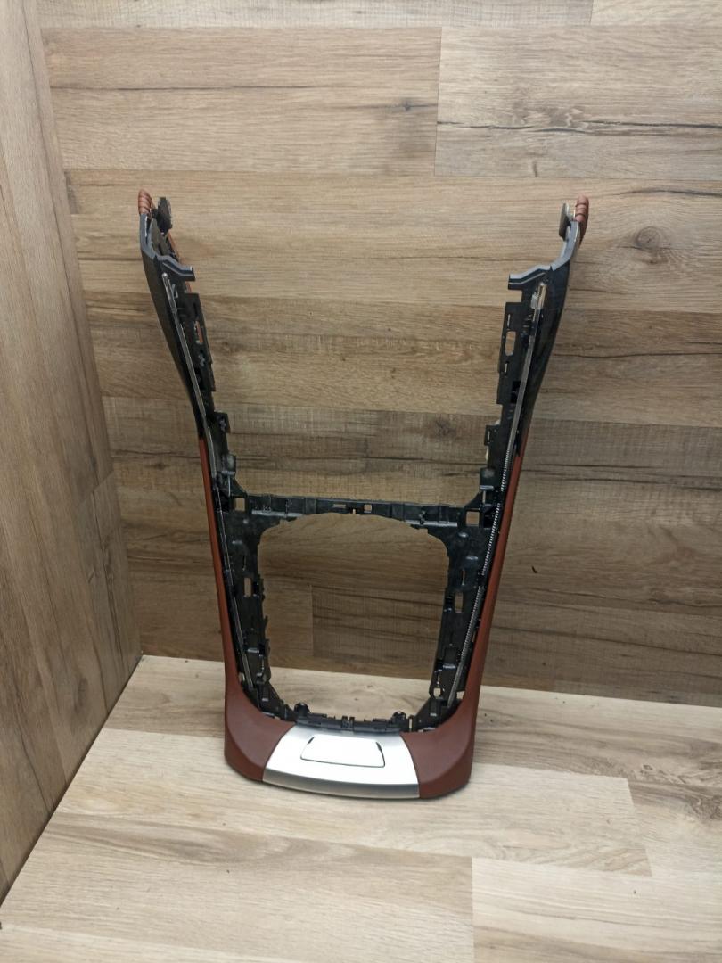 Декоративная накладка центральной консоли BMW X7 G07 2021, 3.0 л., B58B30C, бензин, АКПП, a96 mineral-weiss metallic, внедорожник 5 дв., 51169483640, 9483640 - фото №1