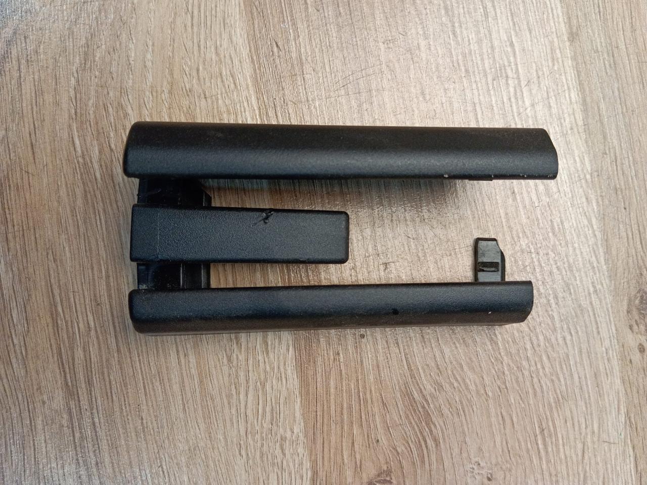 Пластик салазок сидений BMW X5 G05 2021, 3.0 л., B58B30C, бензин, АКПП, sophisto-grau brillant metallic, внедорожник 5 дв., полный привод, 52107487990, 7487990 - фото №1