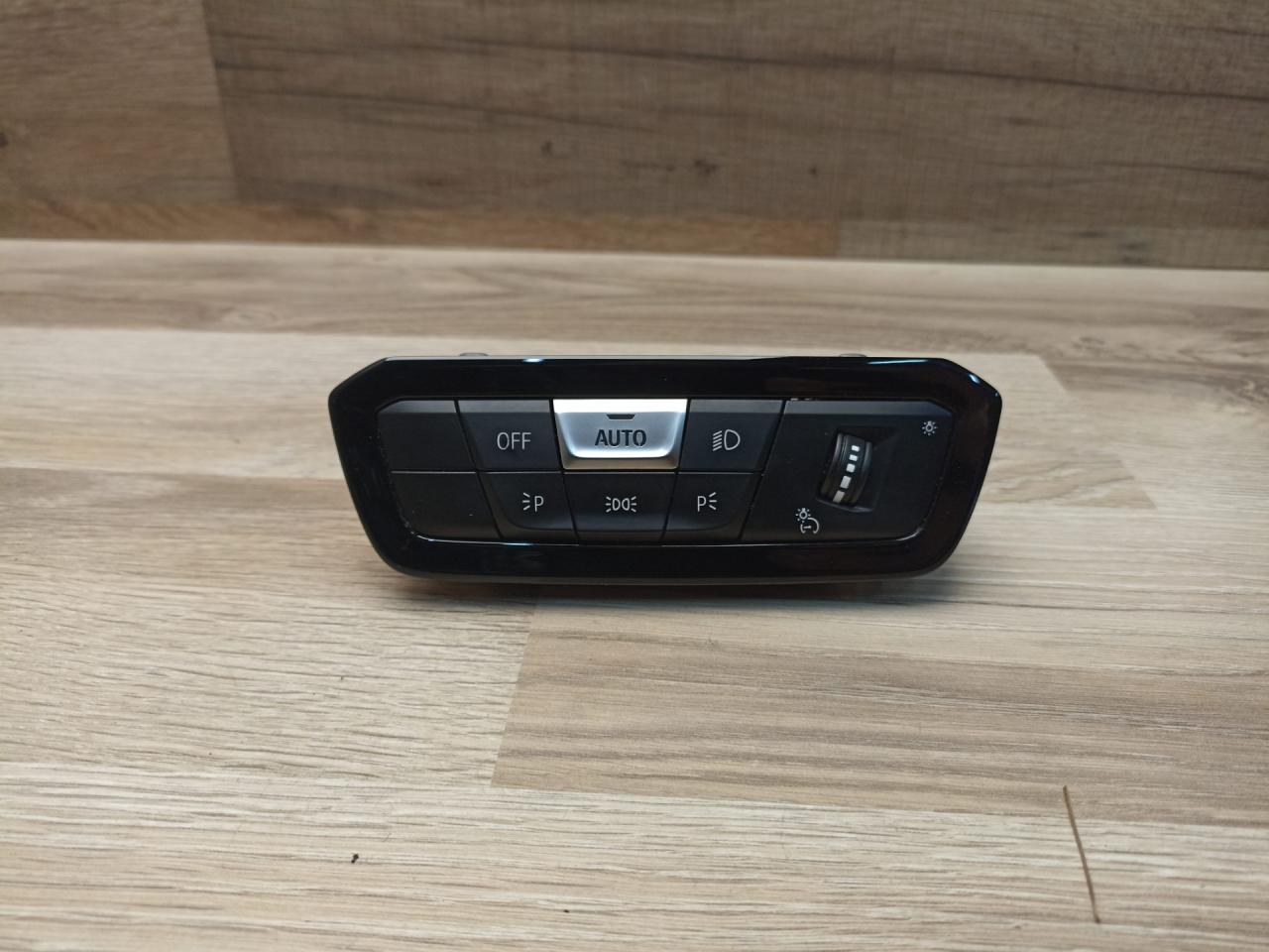 блок управления светом BMW 3 серия G20 2019, 2.0 л., B46 B20 B, бензин, АКПП, mediterran-blau metallic, седан, полный привод, 61319461139, 9461139 - фото №1