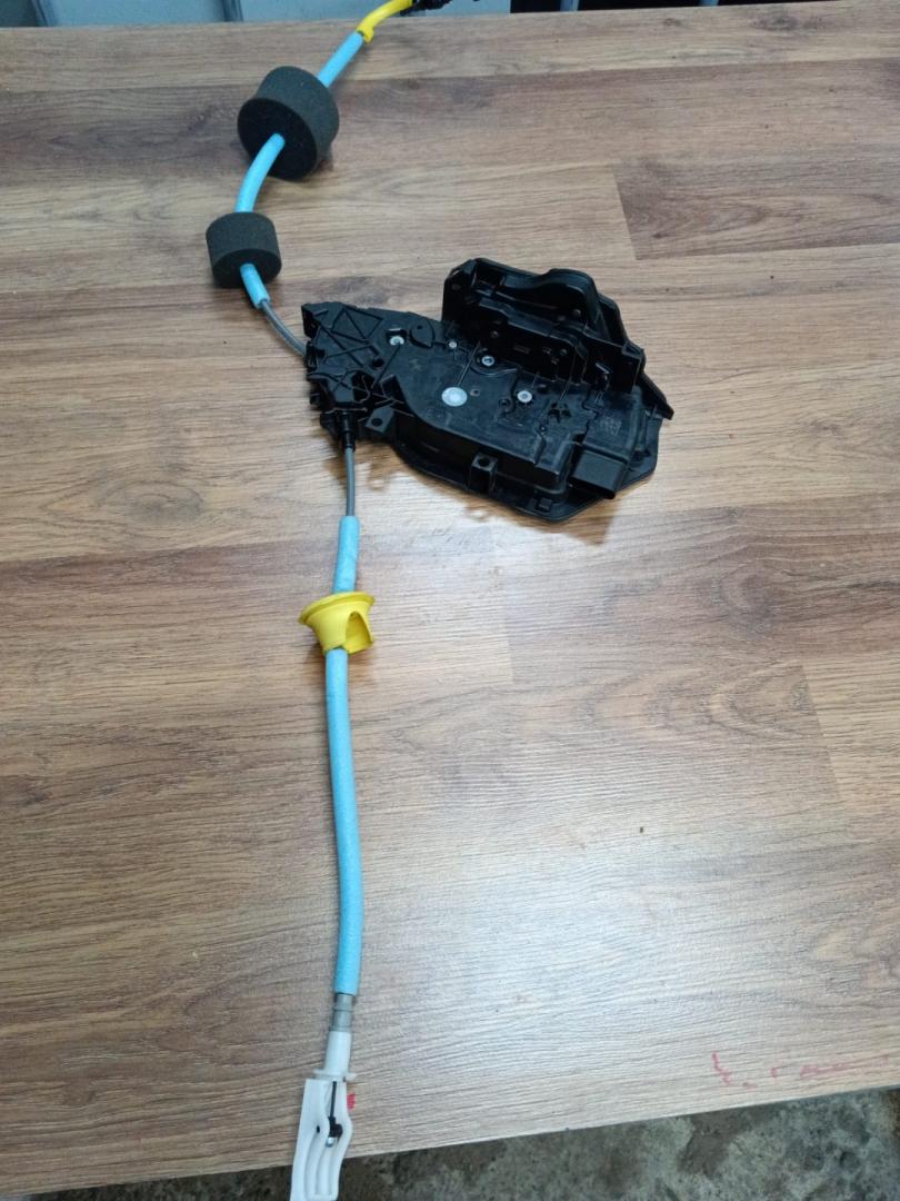 замок двери передней правой BMW 3 серия G20 2019, 2.0 л., B46 B20 B, бензин, АКПП, mediterran-blau metallic, седан, полный привод, 7445044, 51217445044 - фото №1