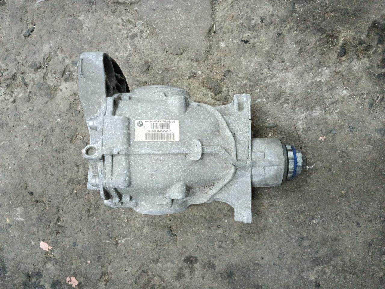 редуктор заднего моста BMW X3 G01 2019, 2.0 л., B46 B20 B, бензин, АКПП, black-sapphire metallic(475), внедорожник 5 дв., полный привод, 33108643134, 8643134 - фото №1