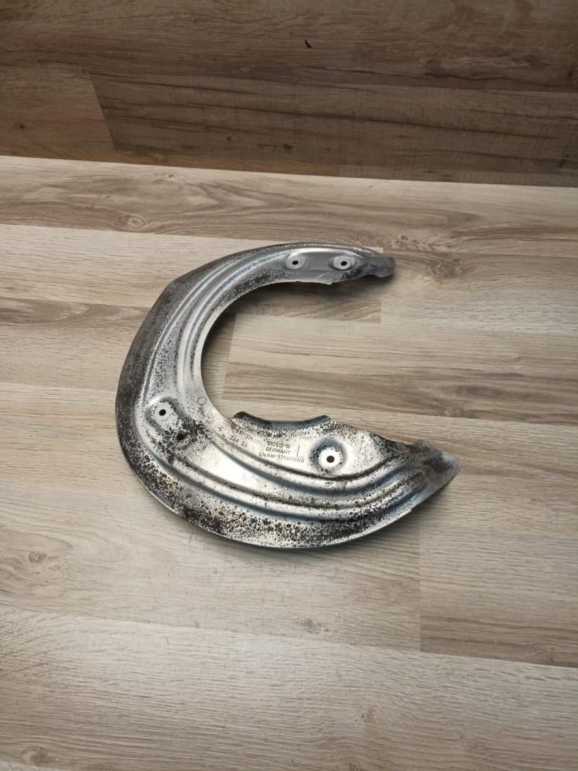 защитный кожух тормозного механизма BMW 3 серия G20 2022, 2.0 л., B46 B20 B, бензин, АКПП, mineral-weiss metallic, седан, задний привод, 34106871335, 6871335 - фото №1