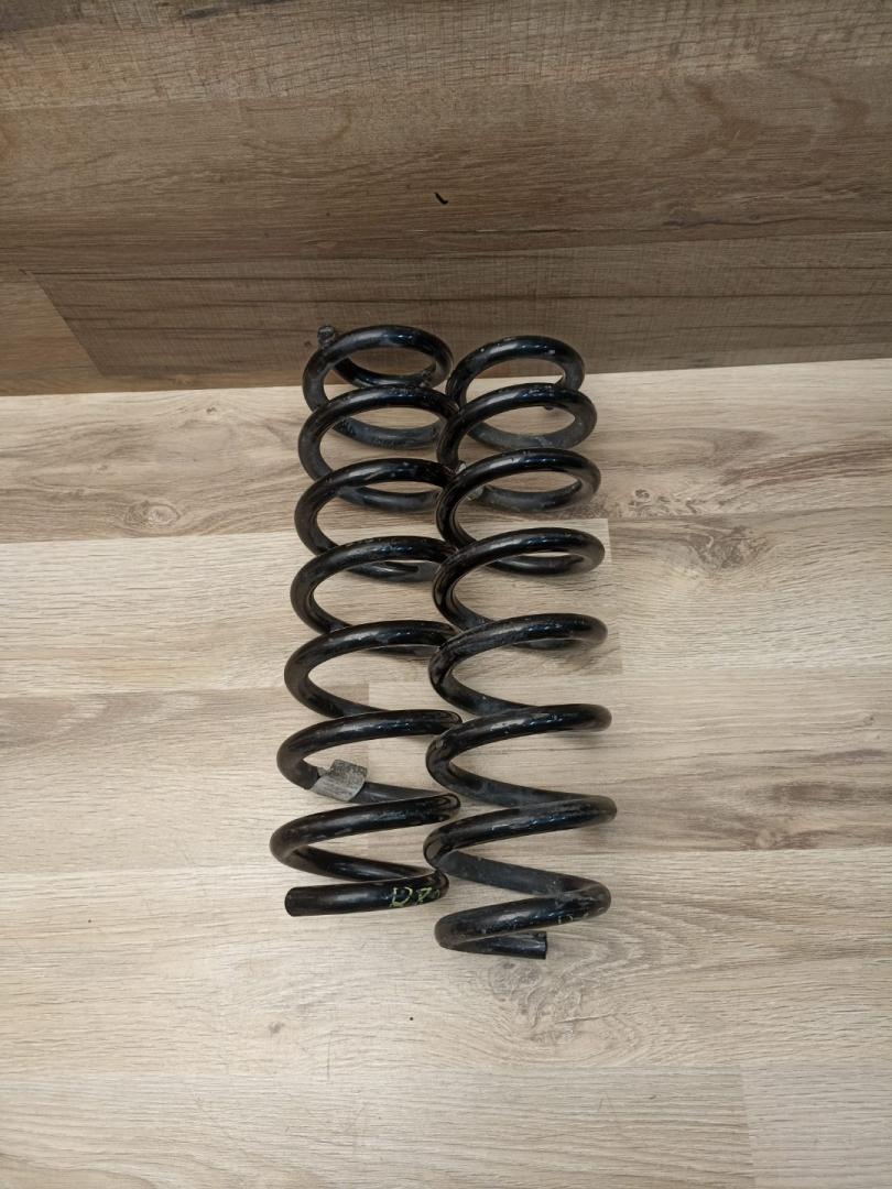 пружина задняя BMW 3 серия G20 2022, 2.0 л., B46 B20 B, бензин, АКПП, mineral-weiss metallic, седан, задний привод, 33536889965, 6889965 - фото №1