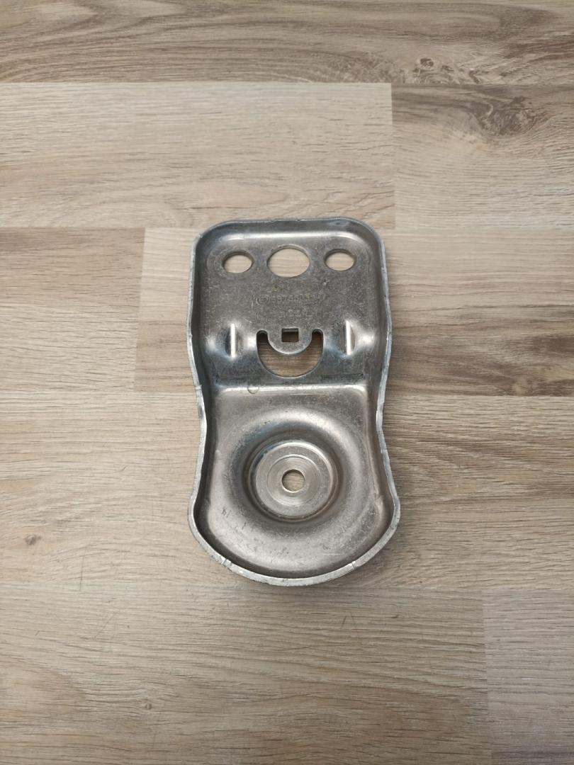 кронштейн (крепление) BMW 3 серия G20 2022, 2.0 л., B46 B20 B, бензин, АКПП, mineral-weiss metallic, седан, задний привод, 33306876805, 6876805 - фото №1