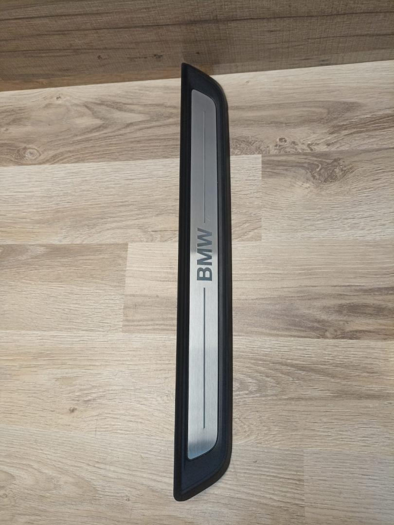 накладка на порог внутренняя BMW 3 серия G20 2022, 2.0 л., B46 B20 B, бензин, АКПП, mineral-weiss metallic, седан, задний привод, 51477407387, 7407387 - фото №1