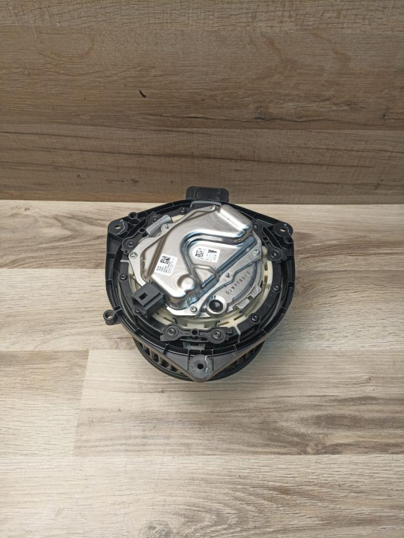 моторчик печки BMW 3 серия G20 2022, 2.0 л., B46 B20 B, бензин, АКПП, mineral-weiss metallic, седан, задний привод, 64119382861, 9382861 - фото №1