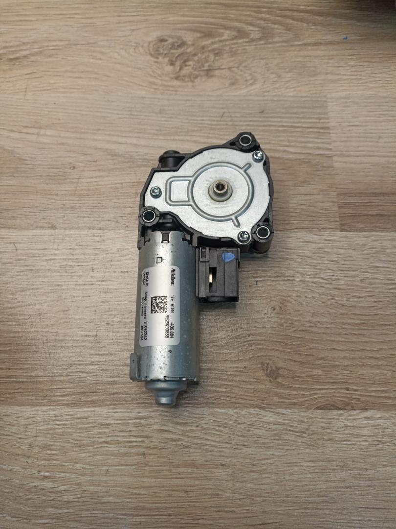 двигатель электролюка BMW 3 серия G20 2022, 2.0 л., B46 B20 B, бензин, АКПП, mineral-weiss metallic, седан, задний привод, 7424804, 67617424804, 405.884, 9929003888 - фото №1