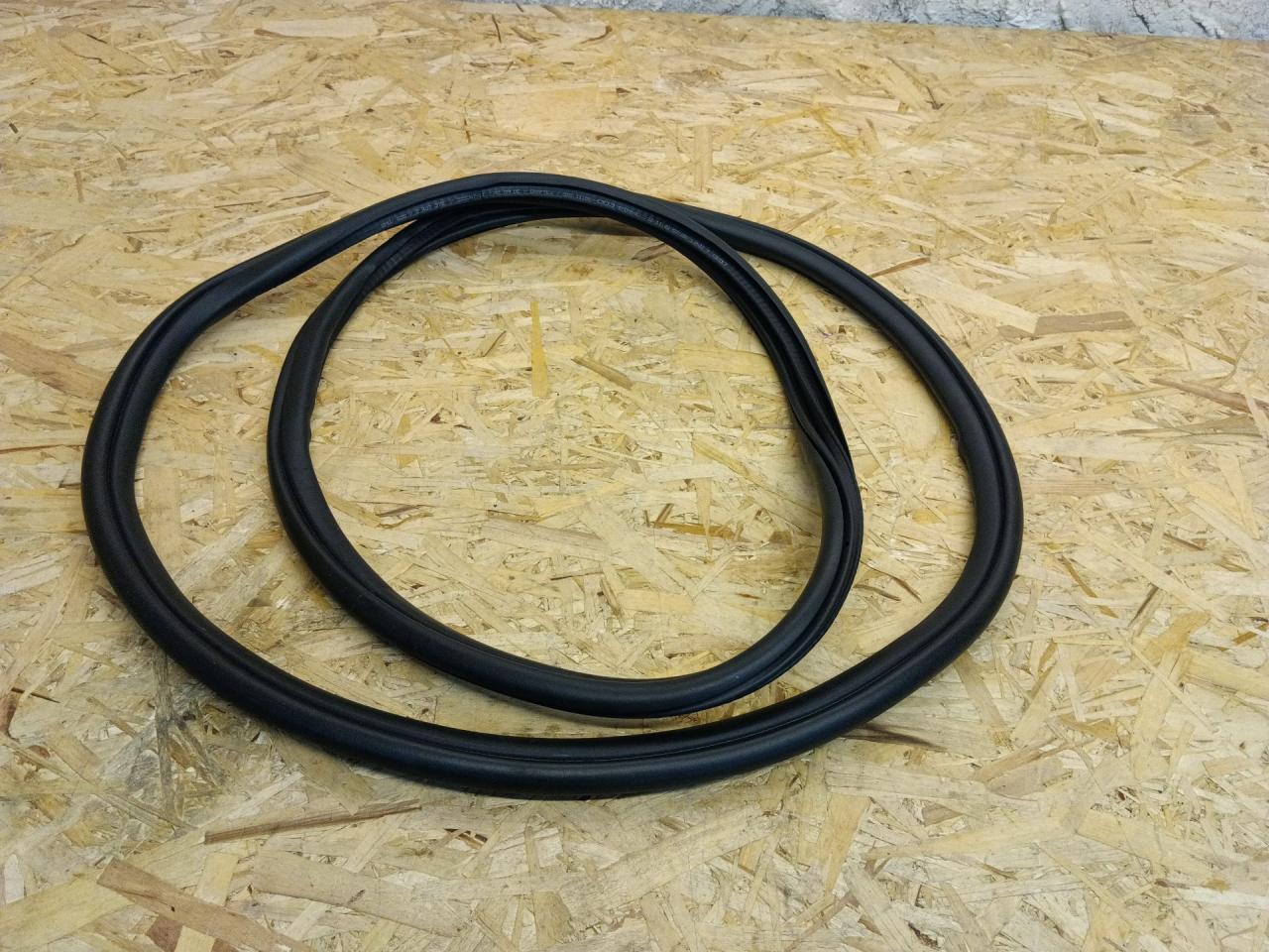 уплотнитель двери BMW 3 серия G20 2022, 2.0 л., B46 B20 B, бензин, АКПП, mineral-weiss metallic, седан, задний привод, 7407375 - фото №1